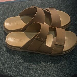 Nisolo Nude Leather Sandals - Size 9